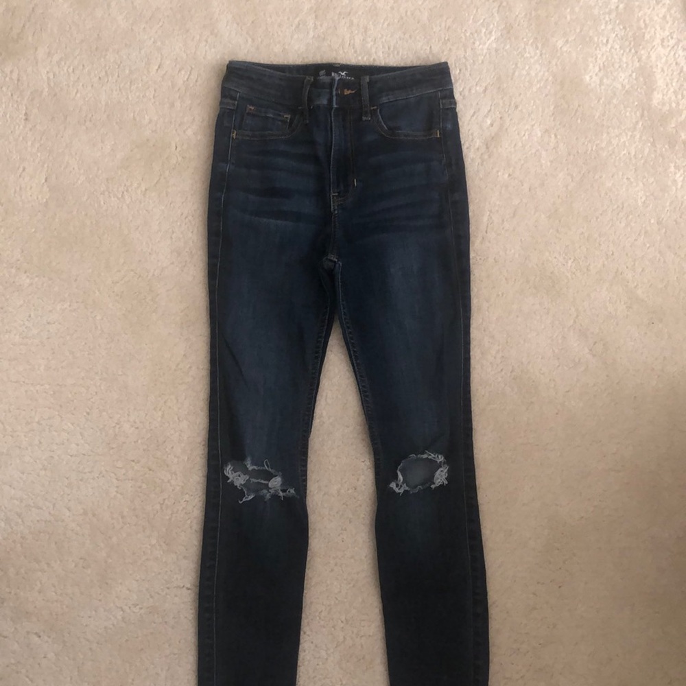 Hollister Dark Wash Jeans!